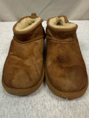 UGG Classic Ultra Mini Boots 🤎 Women’s Size 4